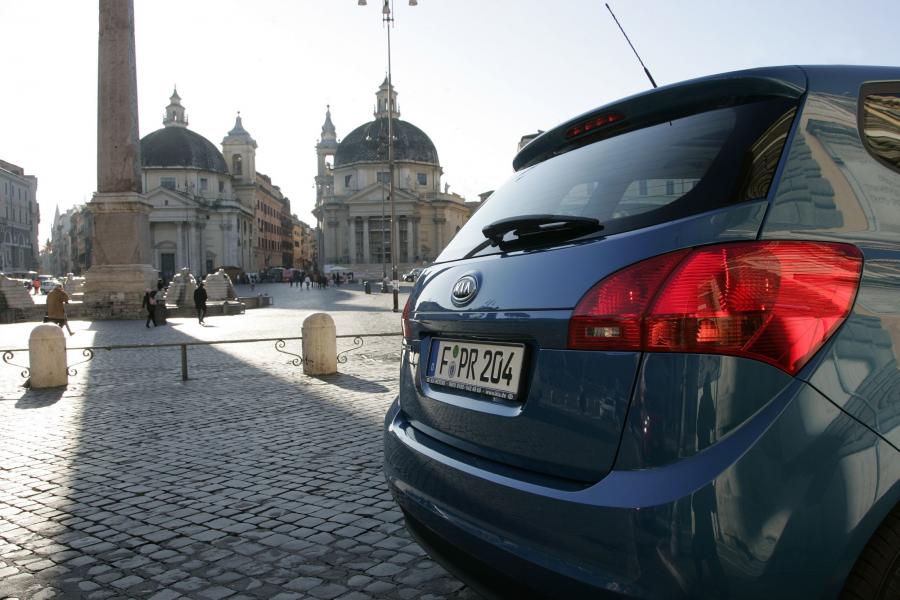  Kia Venga 2010 года  (фото 104 из 199)
